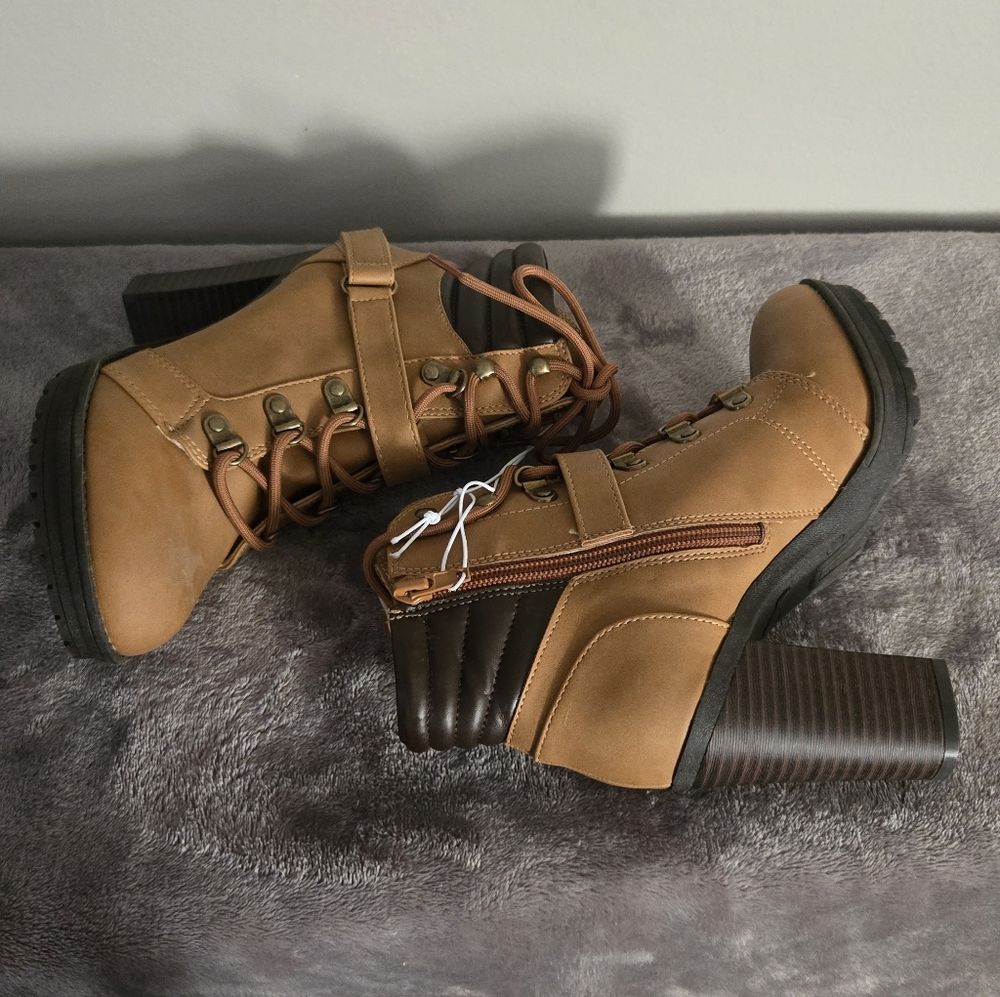 ANDIAMO Women's Tan and Brown Ankle Boots Sz 5.5 - Picture 4 of 6